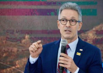 PL quer Zema como vice de Flávio para atrair o PSD