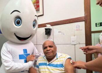 Salvador inicia vacinação contra gripe com  imunização ampliada