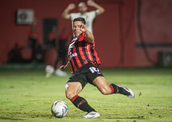 Vitória leva virada no Barradão e estreia com derrota para o Botafogo-PB na Copa do Nordeste