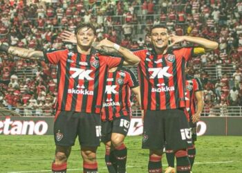 Vitória joga com time titular e vence o CRB por 4 a 2 em Maceió