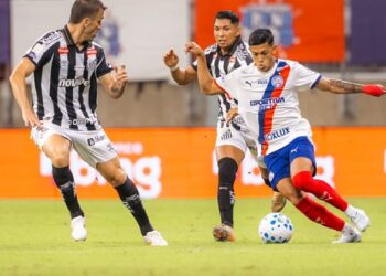 Bahia leva dois gols no primeiro tempo mas arranca empate com o Santos na Fonte Nova