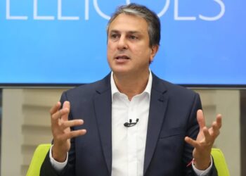 Sem Lula, nome de Camilo Santana cresce no PT