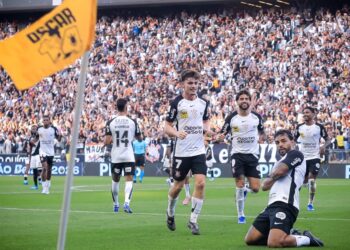 Corinthians  vence o Vasco e deixa a zona do rebaixamento do Brasileirão