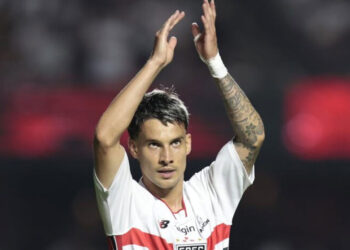 São Paulo goleia o Cruzeiro e assume a vice-liderança do Brasileirão