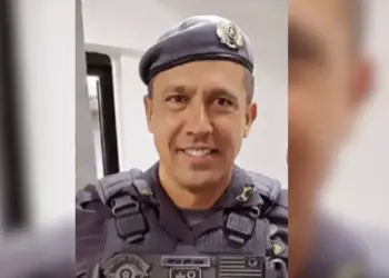 Com salário suspenso após prisão, tenente-coronel  acusado de matar esposa se aposenta da PM