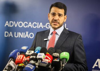 Inseguro no Senado, governo revisa projeção de votos pró-Messias