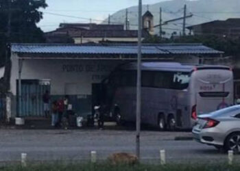 Motorista de ônibus que invadiu rodoviária e matou duas mulheres atropeladas diz à polícia que passou mal