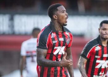 Vitória atropela   o São Paulo  no Barradão e se afasta do Z-4 do Campeonato Brasileiro
