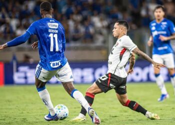 Vitória sofre 3 gols em apenas 7 minutos e é derrotado pelo Cruzeiro em jogo do Campeonato Brasileiro