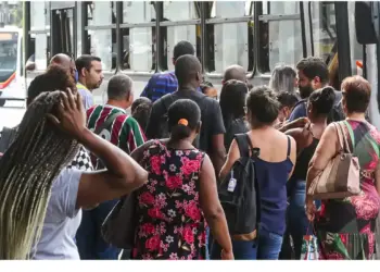 Desemprego mais longo cai 21,7% e é o menor já registrado pelo IBGE