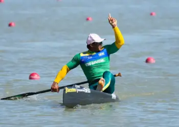 Baiano Isaquias Queiroz é prata na Copa do Mundo de Canoagem na Hungria