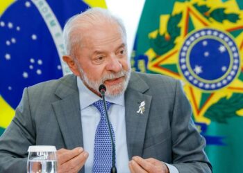 Para Lula, guerra é contra os EUA, não PCC e CV
