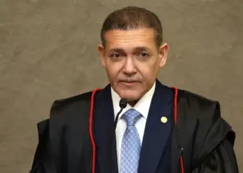 Nunes pede parecer da PGR sobre revisão da condenação de Bolsonaro