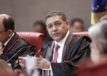Nunes Marques vai relatar ação de Bolsonaro para anular pena