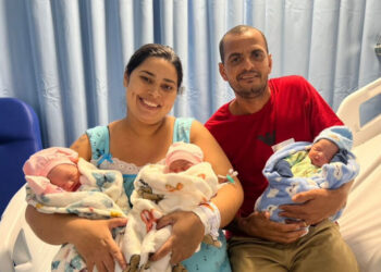 Maternidade municipal de Salvador acolhe gestante do Extremo Sul da Bahia e celebra nascimento raro de trigêmeos
