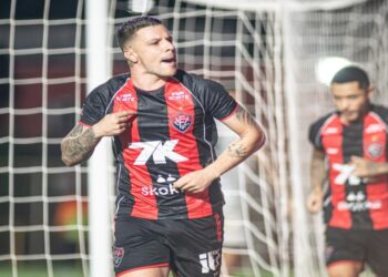 Com coragem, Vitória vence o Ceará e está nas semifinais da Copa do Nordeste.