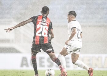 Vitória vence o ABC de novo e decide título da Copa do Nordeste com  o Fortaleza