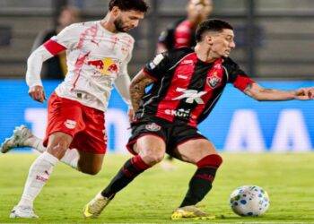 Vitória joga mal, perde para o Bragantino e segue sem vencer fora de casa no Brasileirão 2026.