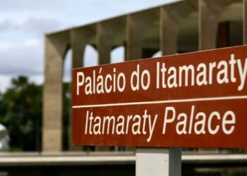 Itamaraty troca trabalho na diplomacia por lacração