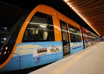 Obras do VLT avançam com entrega da Estação Calçada e melhorias viárias em Salvador