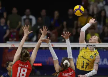 Invicto, Brasil enfrenta campeãs olímpicas na Liga das Nações de Vôlei