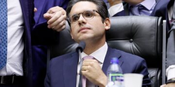 PF quer saber o que ligou Vorcaro a Hugo Motta