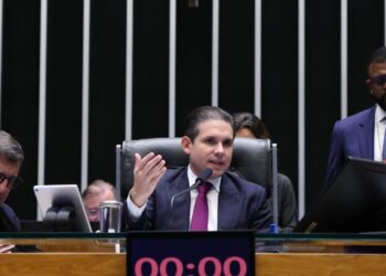 Motta libera votações online e esvazia Câmara