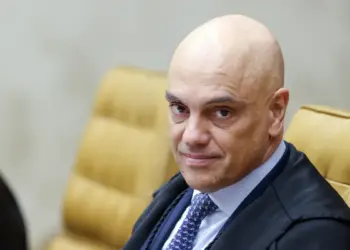Fachin autoriza AGU a defender Moraes em processo nos EUA