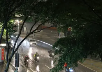 Semana começa com frente fria e chance de tempestade no Sul do país