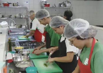 Desemprego até maio cai para 5,6%, o menor já registrado no período