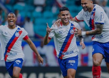 Bahia bate Chapecoense por 2 a 0 com gols de Rodrigo Nestor e Roman Gomez