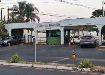 Moraes suspende visitas a Bolsonaro na prisão domiciliar