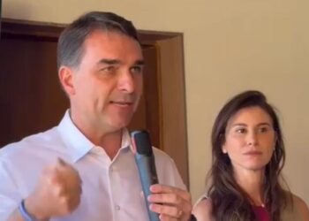 PL se divide entre PP e Republicanos para o cargo de vice de Flávio