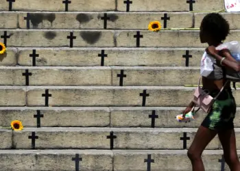 Mortes violentas caem 8,2% no país em 2025; feminicídios aumentam 4%