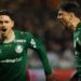 Palmeiras vence o Coritiba e São Paulo é derrotado pelo Athletico de virada