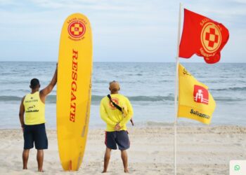 Salvamar alerta para risco de afogamentos e  mar agitado na capital