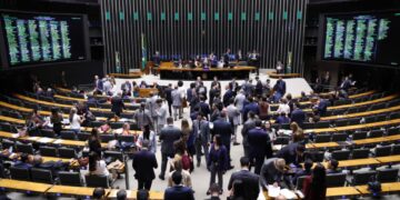 Deputados já nos custaram mais de R$584 milhões só este ano