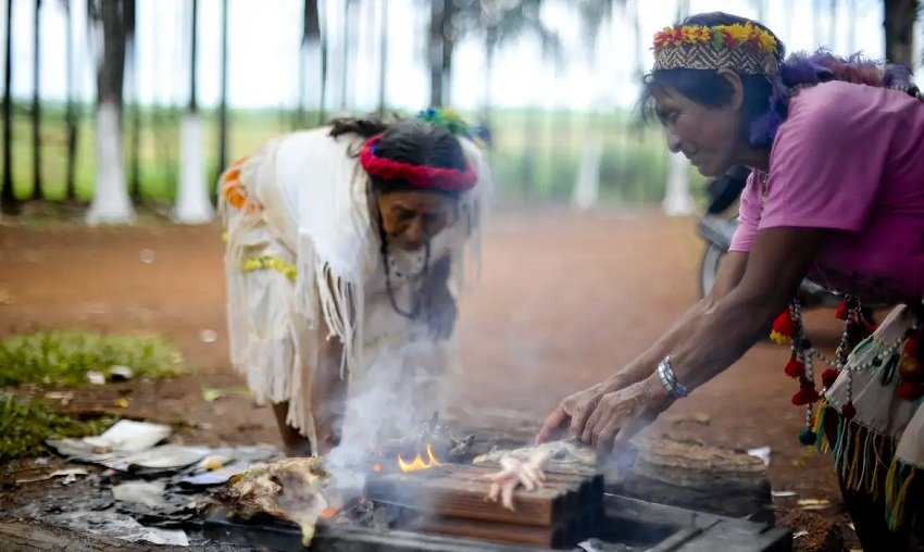 índios