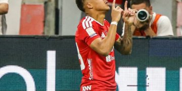 Inter bate o Corinthians por 2 a 1 e encosta no rival na luta contra o rebaixamento
